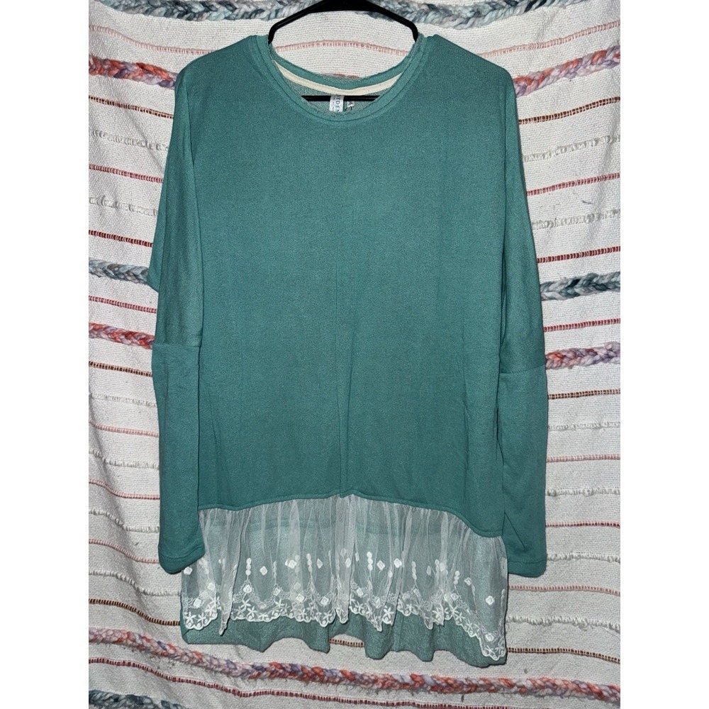 Hayden‎ LA NWT Woman's High/Low hem Raw Edge Lace Trim Top Size M/L
